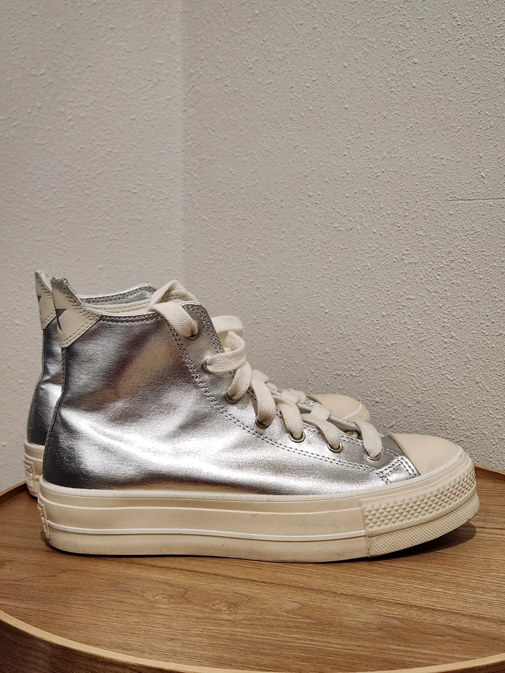 Converse Chuck Taylor All Star High Top Sneakers - Silver Size 10 - Picture 3 of 8